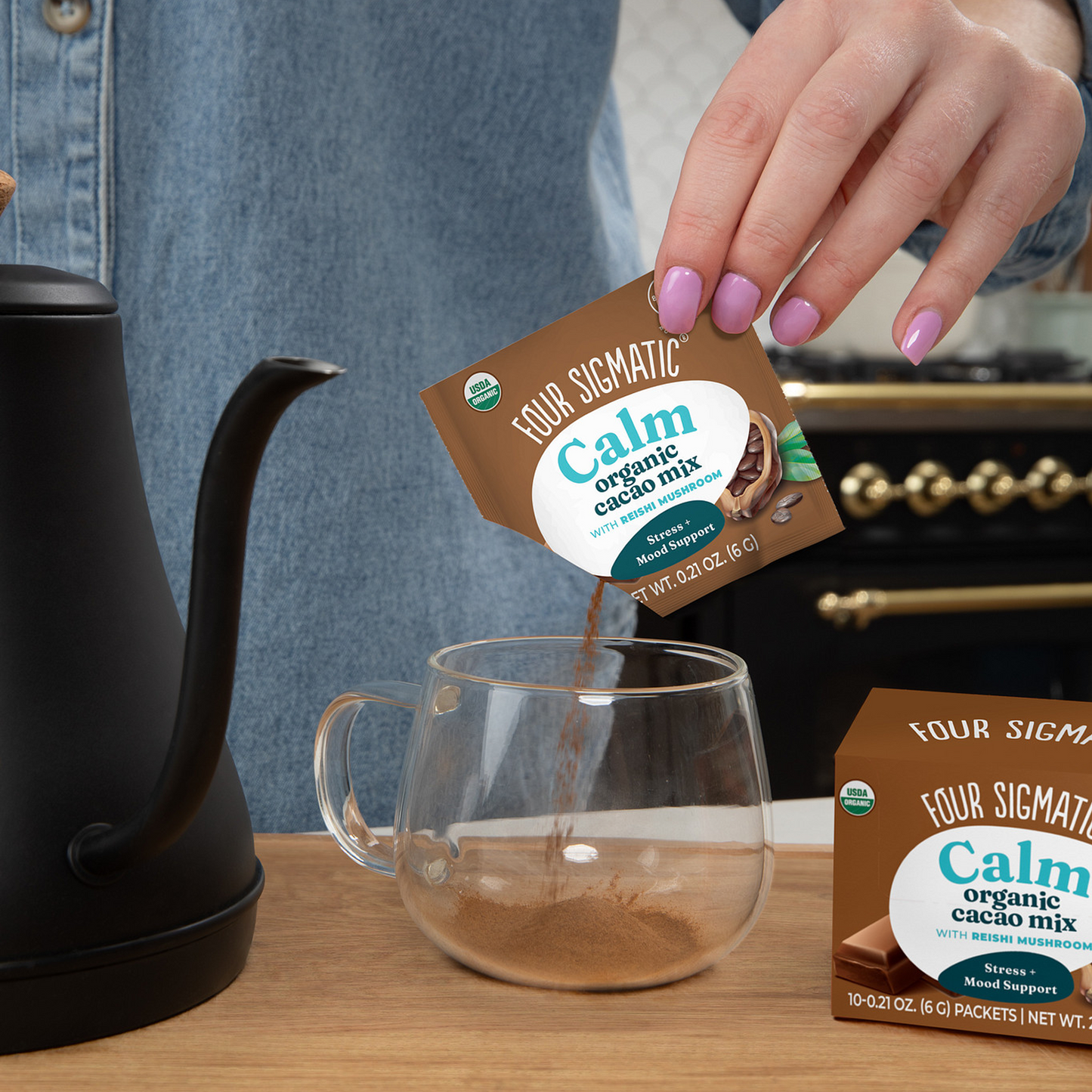 calm-cacao-packets-a9 calm-cocoa-ss-lifestyle-2026_1.png