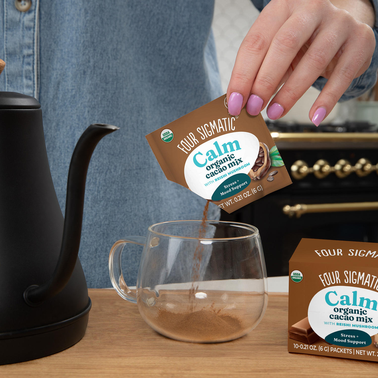 calm-cacao-packets-a9 calm-cocoa-ss-lifestyle-2026_1.png